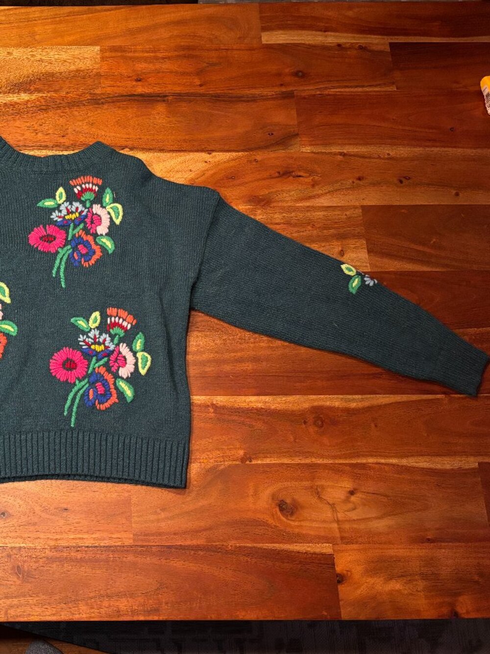 Boden Floral Embroidered Knit Sweater - XS - Picture 2 of 7